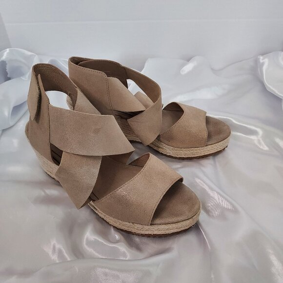 Eileen Fisher Espadrilles Willow 3 Light Gold Metallic Suede Size 8.5 - Picture 1 of 8